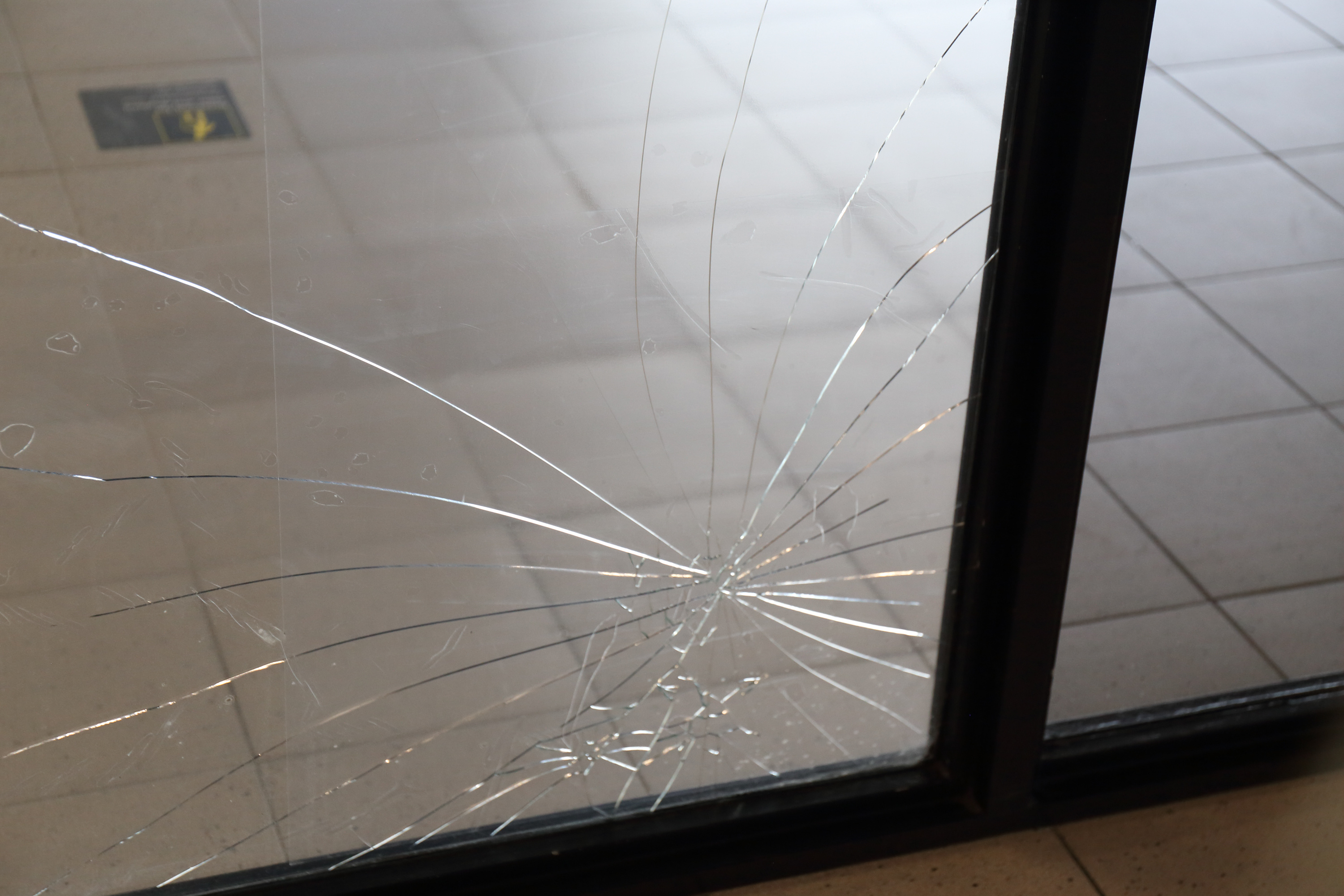 ガラス交換 名古屋市天白区 | ガラス修理のご相談は修理の窓口名古屋市天白区